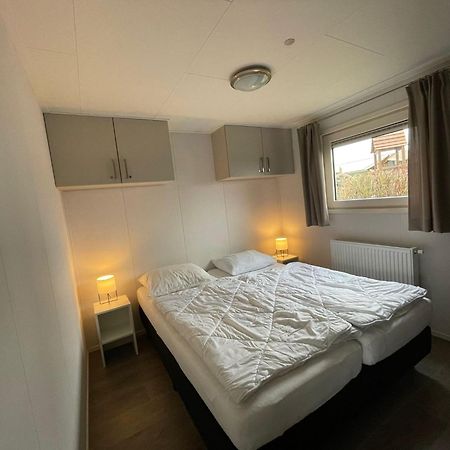 Chalet Op Gezellige Familiecamping Bij Zee Kamperland Extérieur photo